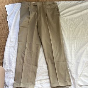 Men’s khaki pants size 40 gently worn